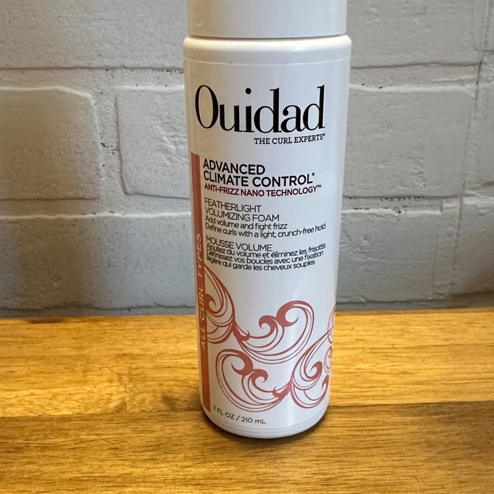 Ouidad Advanced Climate Control Featherlight Volumizing Foam | Anti-Frizz Curl